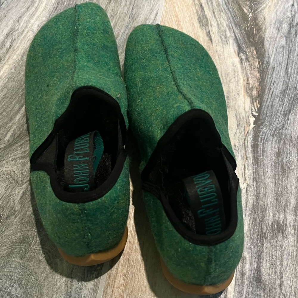 fluevog peacemakers—dayan (green felt) shoes